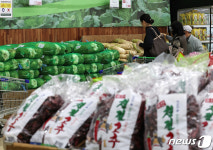 물가안정 총력전 정부 유통업계, 서민 물가안정 체감에 동참해달라