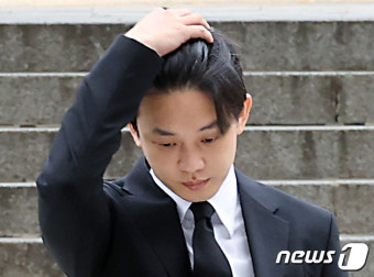 유아인, 아버지·누나 이름까지 도용해 수면제 샀다…40여차례 1100정