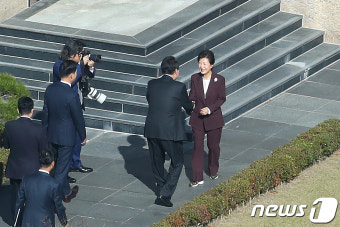 윤석열 대통령, 박 전 대통령 예방