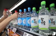 식당 소주 7000원 안돼…도매 출고가 동결, 소비자 부담 최소화