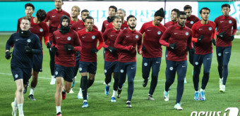 한국전 앞둔 싱가포르 축구대표팀 '한국 너무 추워요'