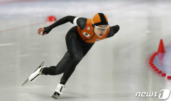 시즌 첫 메달 땄던 빙속 김민선, 하루 뒤 월드컵 2차 대회 1000m서 15위