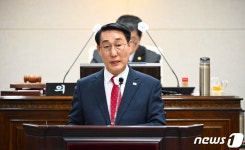 이용록 홍성군수 미래차·이차전지·AI 등 미래산업 기반 닦겠다