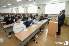 “교육에 아낌없이 투자”서흥원 양구군수, 석천중 찾아 정책 설명