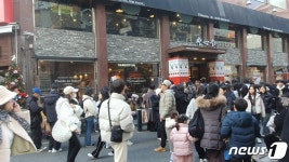 11월 마지막 일요일, 벌써 거리마다 캐롤…연말 분위기 들썩