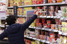 가처분소득 3% 늘 때, 먹거리 물가 5~6% 올랐다