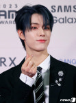 싸이커스 진식, 앙증맞은 손 하트