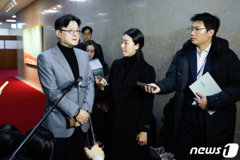 윤재옥 원내대표와 회동 마친 홍익표 원내대표