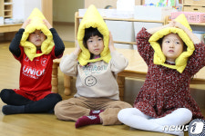 7살 유치원생들의 진지한 지진대피훈련