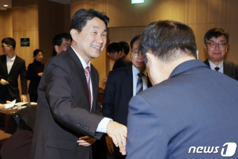 사회정책 방향 공개토론회 참석한 이주호 부총리