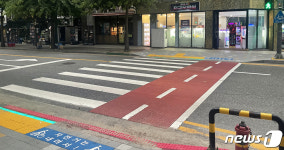 보행자 안전 강화…서산시, LED 바닥형 보행신호등 설치
