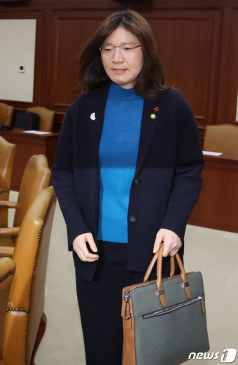 장미란 차관,  비상경제장관회의 참석