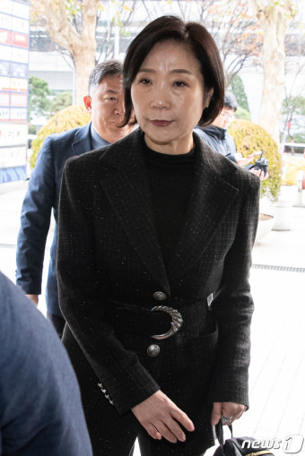 인사청문 준비 사무실 들어서는 오영주 중기부 장관 후보자