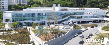 허가 받지 않은 수영장·빙상장, 부산 기장군 아쿠아드림파크 위법·부당 14건