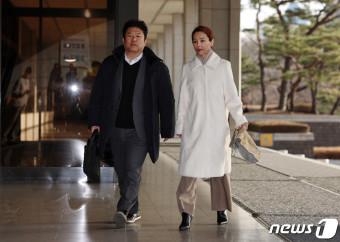 '남편 마약 고발' 강미정 아나운서, 참고인 조사 출석