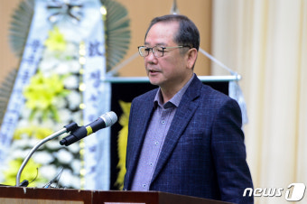 추모식 찾은 고 정선엽 병장의 동생
