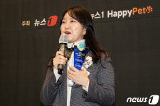 수상 소감 밝히는 우리와 주식회사 조세연 과장