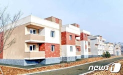 북한 청운농장에 들어선 살림집…새집들이 경사