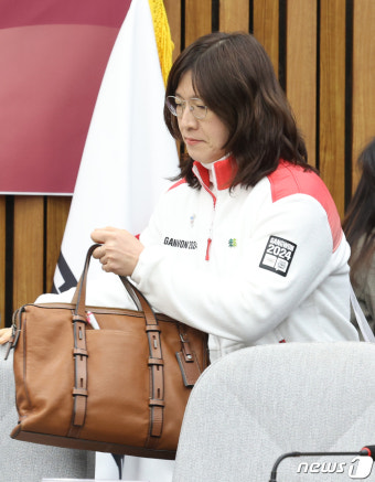 당정협의 참석하는 장미란 차관