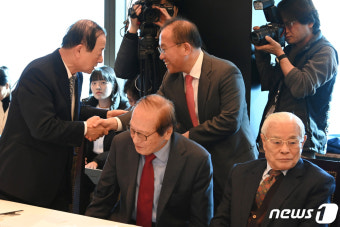 윤재옥 대표 권한대행, 상임고문단 간담회