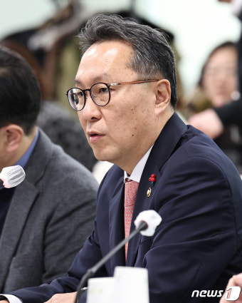 모두발언하는 박민수 차관