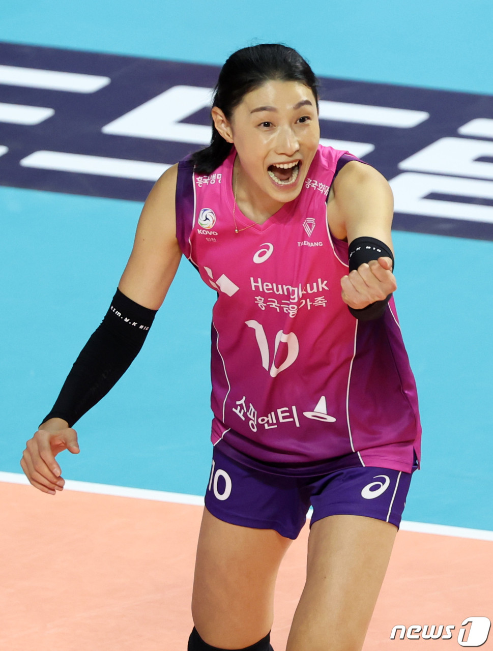 김연경, V리그 여자부 1라운드 MVP 선정...흥국생명의 6연승 주목