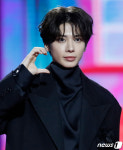 태현, 볼 하트로 전하는 사랑