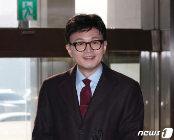 미소 짓는 한동훈 비대위원장