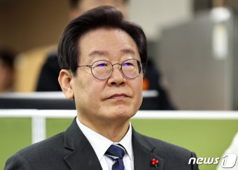 인천 호텔 화재 브리핑 듣는 이재명