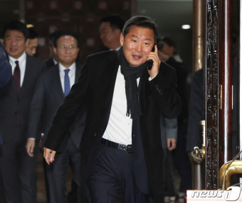 의총 참석하는 이철규 의원