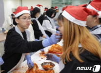 인제대 외국인 유학생 “이 맛이 K-푸드…우리도 김장해요”