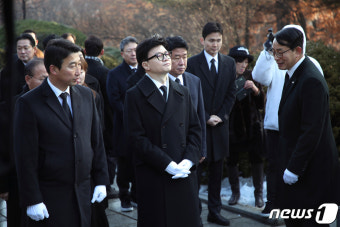 한동훈 비대위원장, 이승만 전 대통령 묘역 찾아