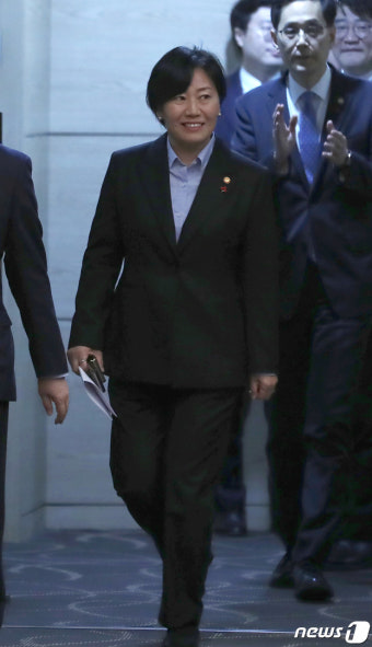 취임식 입장하는 송미령 농식품부  장관