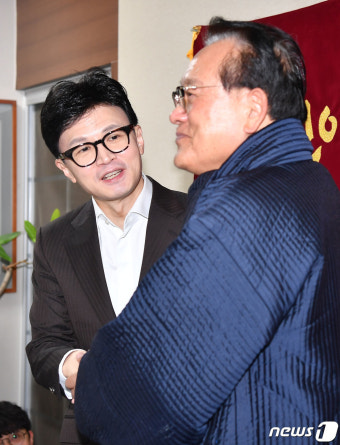 김호일 대한노인회장 찾은 한동훈 비대위원장