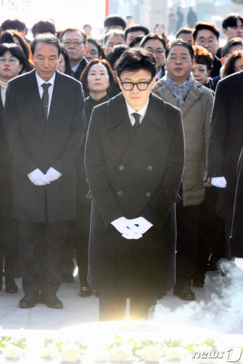 국립5·18민주묘지 참배하는 한동훈