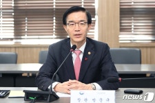 코미코 반도체 세정공장 찾은 방문규 장관