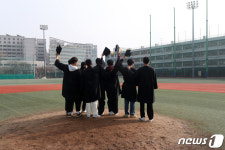 정든 마운드를 떠나며