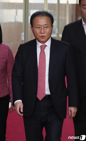 홍익표 원내대표와 회동 마친 윤재옥 원내대표