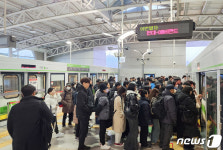 용인경전철 개통 11년 만에 누적 승객 1억명 돌파…일평균 승객 4배↑