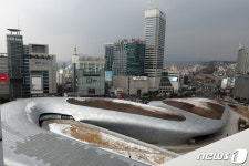 서울 명소 DDP 작년 수입 166억 역대 최대…1375만명 찾았다