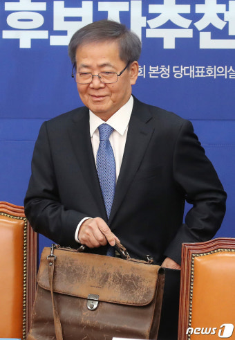 임혁백 위원장, 공천관리위원회 첫 회의 참석