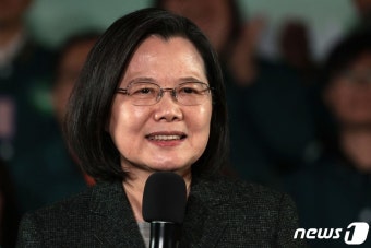 라이칭더 대만 총통 당선 집회 참석한 차이잉원