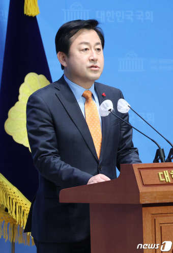 정강정책 밝히는 김용남 개혁신당 전략기획위원장