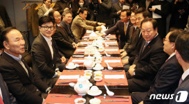 한동훈 비대위원장, 3선 의원 오찬 모임 참석