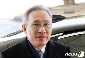 대검찰청 도착한 강일원 검찰 수심위 위원장