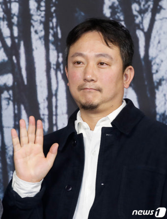 '파묘' 메가폰 잡은 장재현 감독