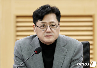 축사하는 홍익표 원내대표