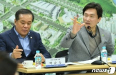 와촌면 주민과의 대화서 발언하는 조현일 경산시장