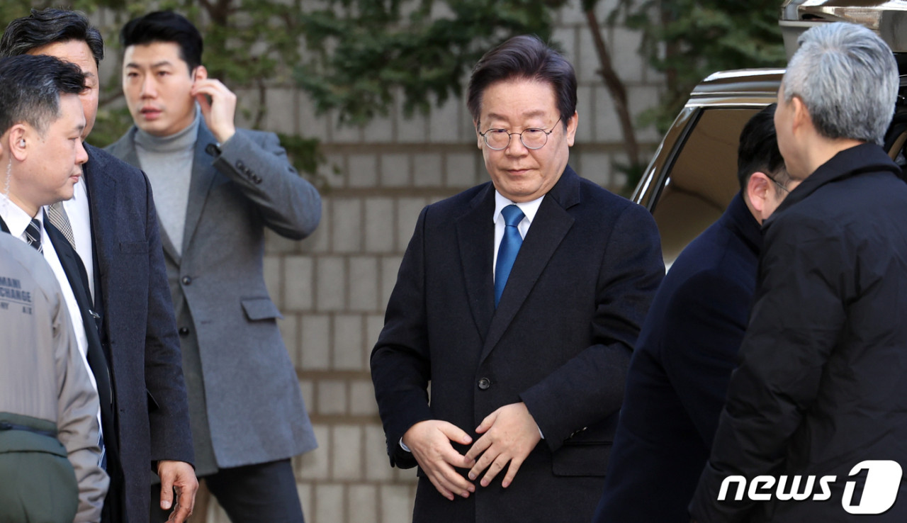 이재명 대표, 암살 위협에 대비한 경찰과 더불어민주당의 협의
