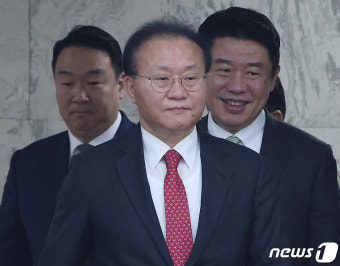 원내대책회의 참석하는 윤재옥 원내대표